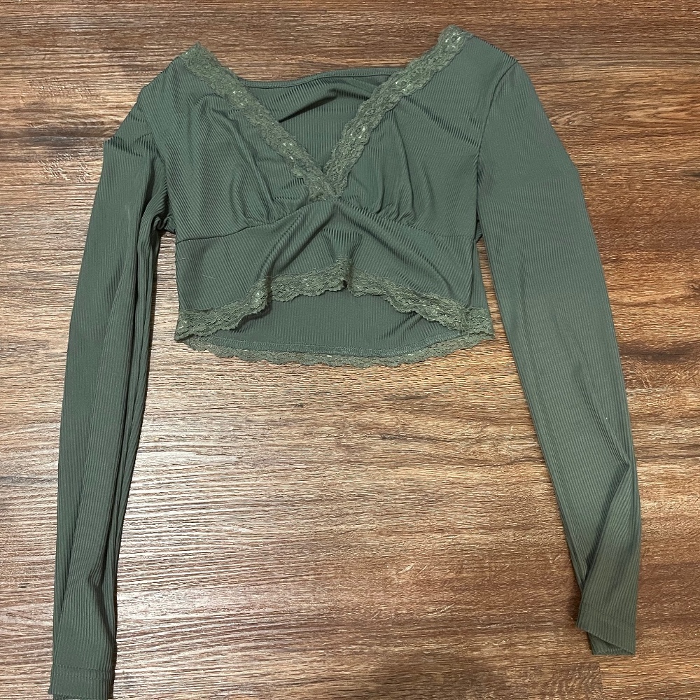 Romwe Dark Green lace Long sleeve crop top